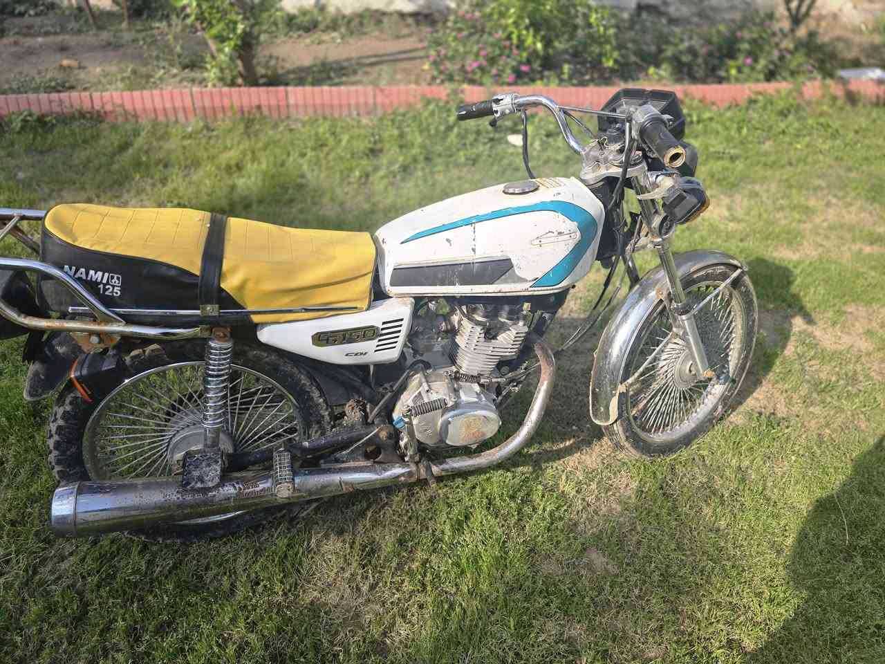 دراجه تايكر 2019 اوراق كامله
كهربائيات كامله كلشي شغال 
دراجه نضيفه يرادلها ترتيب 
مكاني بابل جبله 
السعر  290 
***********
