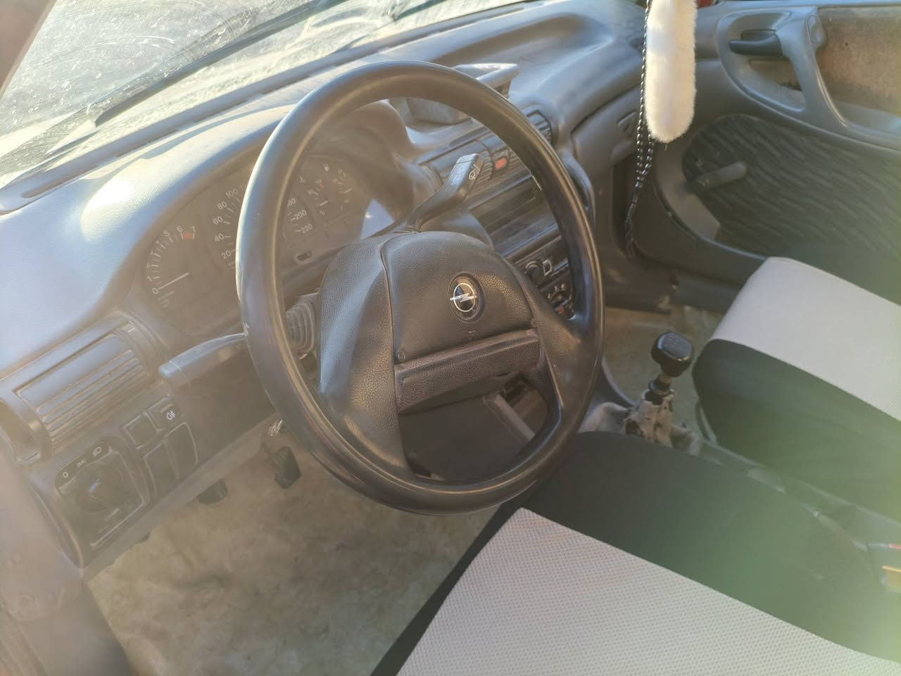 اوبل استرا موديل 92 رقم ديالى طرف ثالث البيع ب22او مراوس مكاني ديالى بعقوبة منطقه الحديد هذا رقمي ***********
