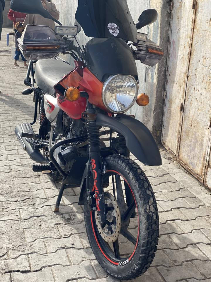 دراجه بوكسر مديل 2023ما ماشيه هواي وما متعوبه الدراجه نضافتها فول المحرك مبدل بس زنجيل وجبنات ونضافتها شوفت عينكم دهن كل 10 او 12 يوم ابدله وما اطلع بيها هواي ونضافتها شوفت عينكم شراي احطك ۤ؏ راسي راسلني وتدلل مو شراي لا تكسر بسعرها ورقم عربي ما محوله وتحويل ثاني يوم احولك واكفلك بكلشي وهاذا رقم الهاتف ☎️***********
