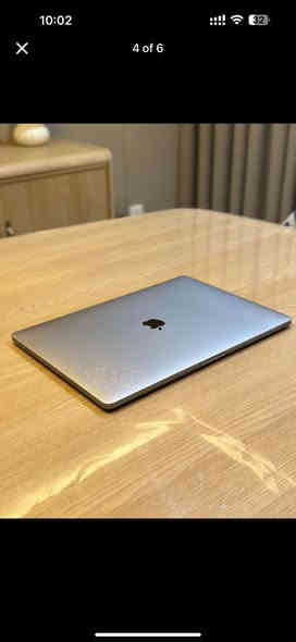 ماکبوک پرۆ بۆ فرۆشتن
تایبەتمەندییەکانی:
. قەبارەی شاشە: 15 ئینج
. ساڵی بەرهەمهێنان: 2017
. پرۆسێسەر: ئینتێڵ کۆر i7 چوار-ناوکی (Quad-Core) بە خێرایی 2.9 گێگاهێرتز
. کارتی گرافیک: ئینتێڵ HD گرافیکس 630 بە 1536 مێگابایت بیرگەی تایبەت
. بیرگە (RAM): 16 گێگابایت بە خێرایی 2133 مێگاهێرتز لە جۆری LPDDR3
. ژمارەی زنجیرەیی (Serial number): C02TP6PAHTD6
. سیستەمی کارپێکردن: ماکۆس ڤێنتورا (macOS Ventura) وەشانی 13.7.5
. هارد: 256GB ی SSD
ئەم ماکبوکە پرۆسێسەرێکی بەهێز و بیرگەیەکی گەورە (16GB RAM) کە بۆ زۆربەی کارە قورسەکان گونجاوە. 
نرخی: 500 هەزار و معامەلە
بۆزانینی نرخ و دەستکەوتنی ئەم بەرهەمە تەنها پەیوەندی بکە بەم ژمارەیەوە: ***********
