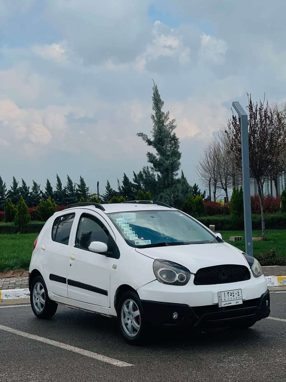 ***********
*********** 
جیلی پاندا 2013  حەجم گەورە سپێر لەکۆڵ گێر عادی  مەرغوب رەنگی سپی توڵی سەقف و بلاجیکتۆر جام کارەبا ئاوێنە کارەبا لایت عەدەسە و کارەبا شاشە
سەیارەکەزۆر پاک و بێ کێشەیە زۆر ئیقتیسادیە و بە هەڵمەتە
سەنەوی پلاستیک بەشەرتی ئەوەلیات 
تایە و باتری تازەیە 
گێر و مەکینە و کارەبای بەشەرت 
نرخی تەنها ٣١ گەڵا
لە سلێمانیم 
  ***********
*********** السليمانية, العراق
