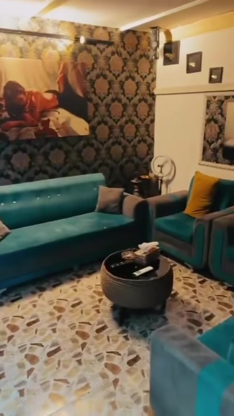 السلام عليكم شقه لليجار بضهر مطعم الساعه المنصور ايجارهه 900الف مع الكهرباء سعر الاثاث البيهه يباع مع الشقه سعر الاثاث ٣٥٠٠٠٠٠اثاث كامل من صاله وسبالت وغرفه نوم ومطبخ
***********
