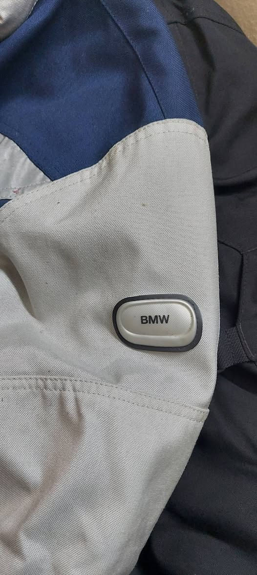 وجبة جديد قماصل سيفتي لاصحاب الدراجات النارية القياسات  اللون الاسود ٢ اكس لارج  
 قياس ميديم BMW
متوفر توصيل لكافة المحافظات بغداد ب٤ والمحافظات ب٦
 للمزيد من المعلومات المراسلة على الخاص او الاتصال  ***********بالرقم
