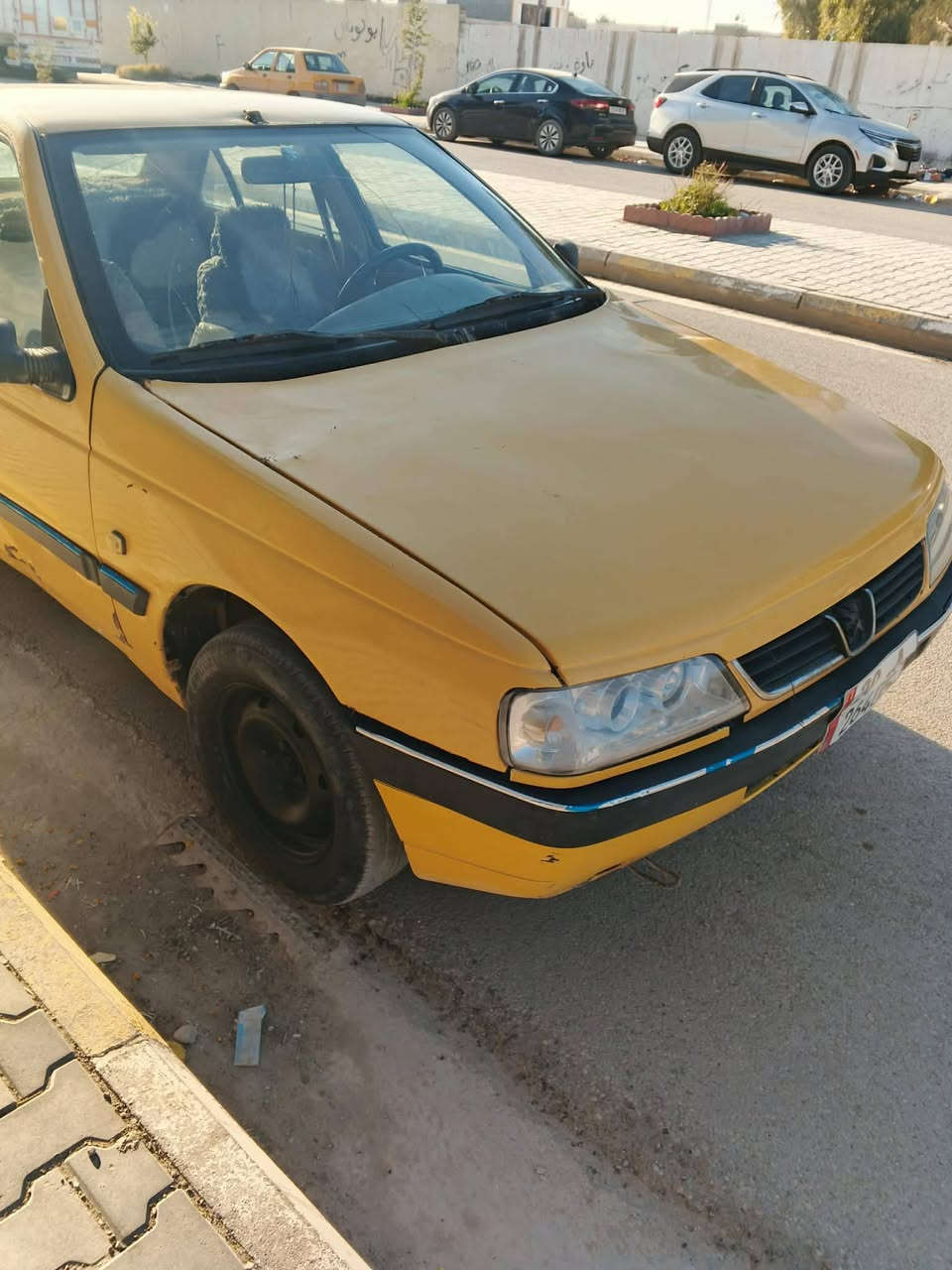 السلام عليكم بيجو لميس للبيع رقم انجليزي جير ومكينه فرنسي سياره نظيفه وباسمي 22 ورقهو الاستفسار اتصال على الرقم ***********
