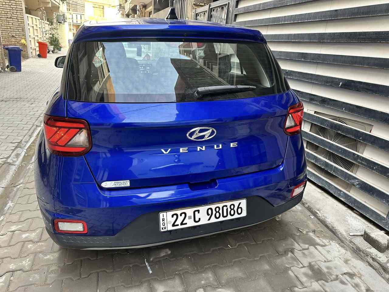 سلام عليكم هونداي فنيو رقم اربيل موديل 2022  حادثها موضح بالصور جاملغ وربع البنيد مصلح ما مبدل وبيها طخة بالجاملغ الخلف وشخط بالباب مواصفاتها كشنات تدفئة وتحكمات وكاربلي سعره 118 مكانها بغداد حي تونس للاستفسار الاتصال على الرقم ***********
