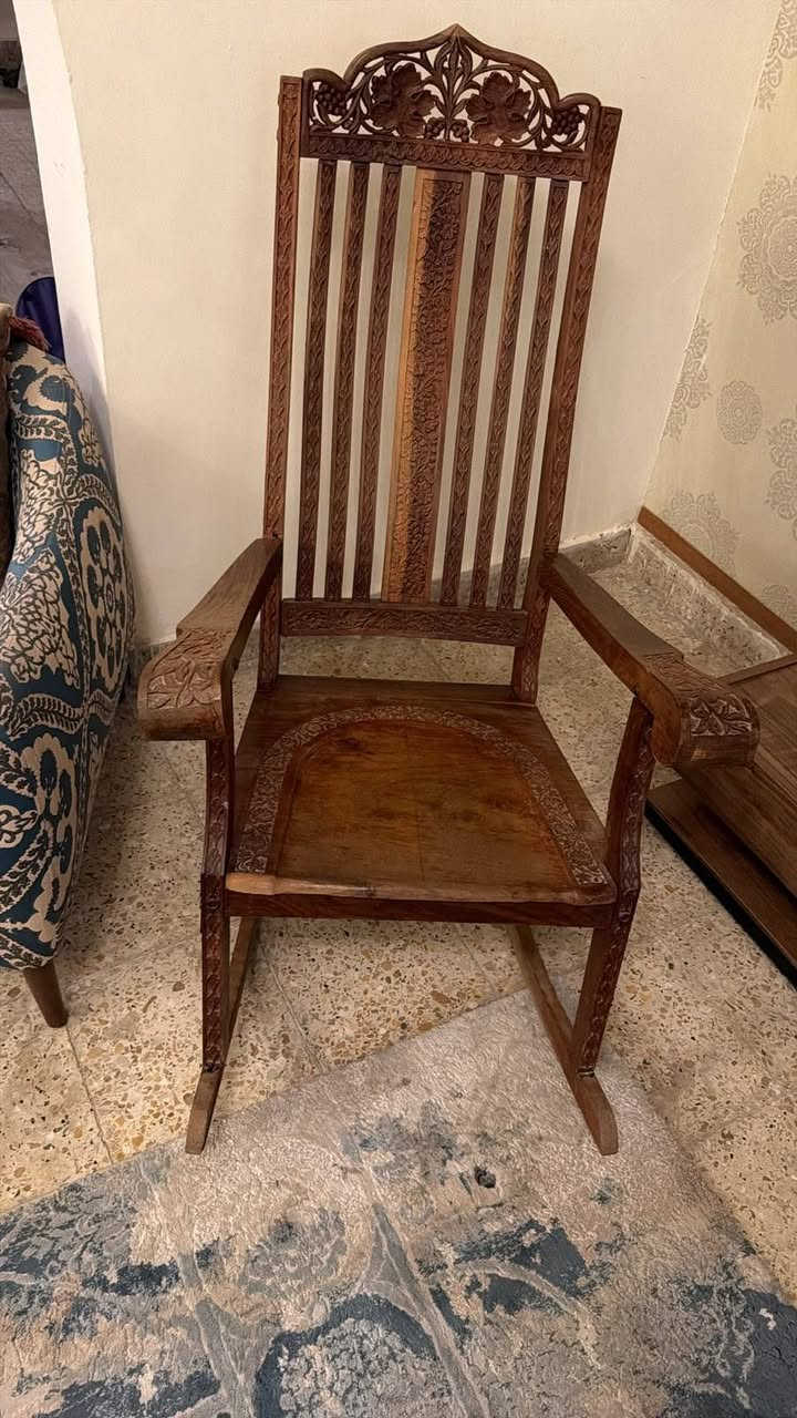 غراض لبيت:
طبله جبيره خشب 
طبله جبيره سوده 
طخم قنفات 
ديكور لهول قطع تثبت على لحايط وميز تلفزيون 
مرايات خشب 
ميز مطبخ ١
تخم مطبخ 
غرفة نوم  
ثرية 
ميز تلفزيون اسود 
المكان بغداد المنصور


**إذا كنت صاحب هذا الإعلان وتريد حذفه لأي سبب، رجاءا أرسل رسالة إلى الدعم الفني**