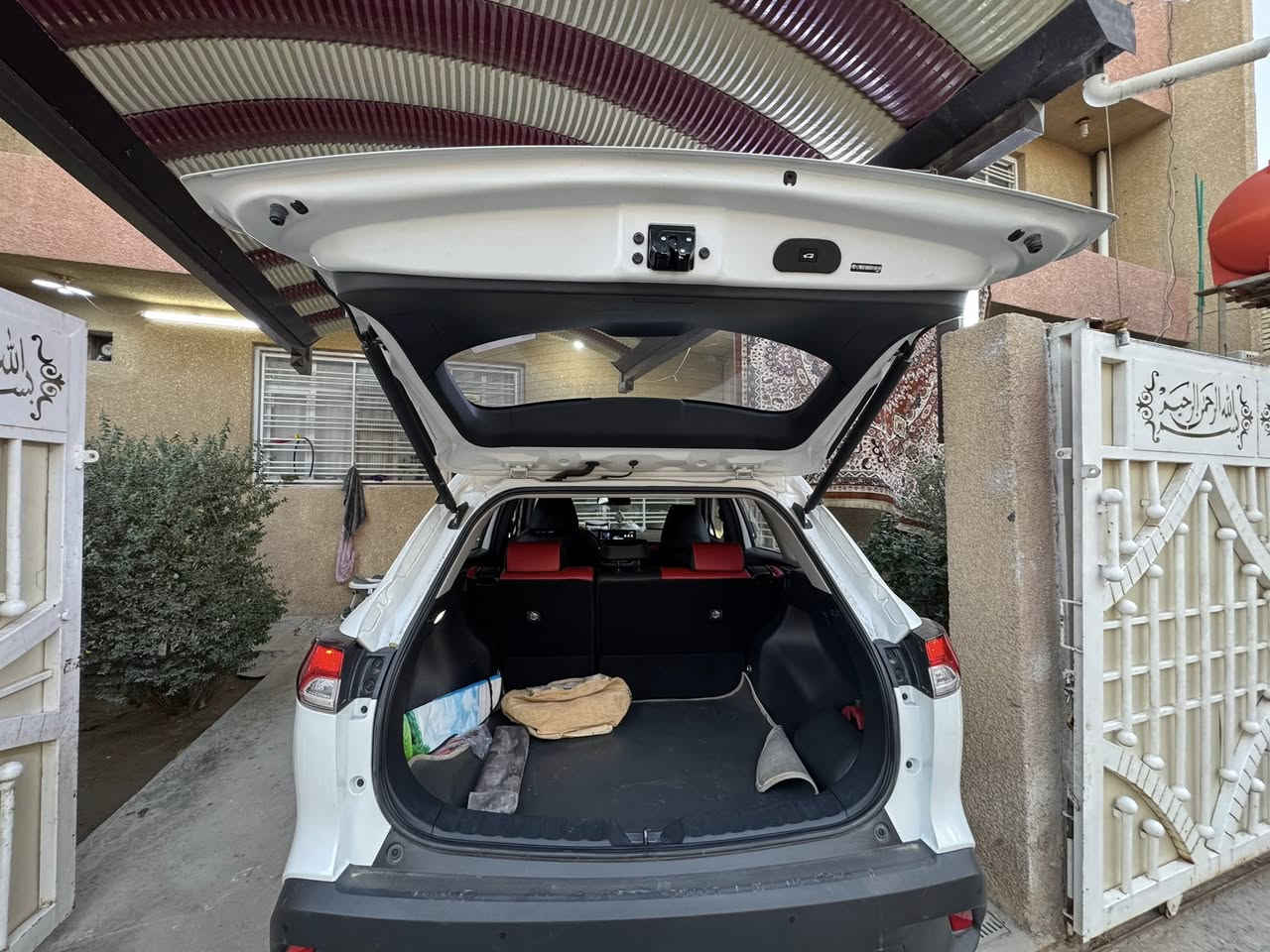 تويوتا كروس  ‏موديل 25 فول مواصفات ‫واحد على واحد كشن جلد كرسي السائق كهرباء صندوق كهرباء رادار امامي جانبي وخلفي حساس امامي خلفي كاميرا أمامية كاميرات جانبية كاميرات خلفية ماشية ￼23 الف  سعر 29  ‏دينار عراقي ￼ مكان السيارة بال زعفرانية  *********** ￼
