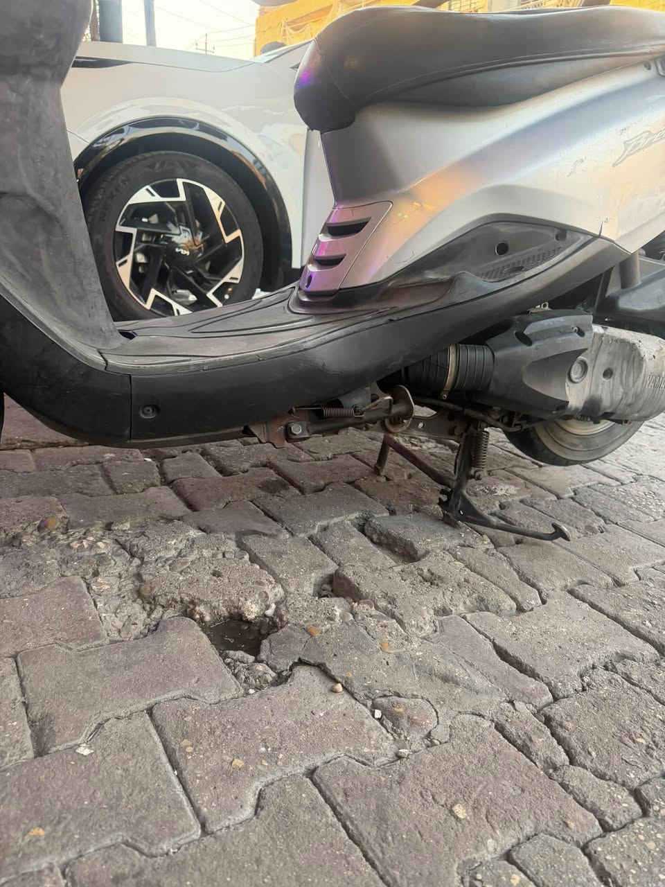 سلام عليكم
بريز للبيع دراجه جديده كفرات مكينتها خير من الله 
الدراجه 
الدرجه خير من الله نكره 
كلها بلاد 
مكينتها مملعوب بيها من اخذتها اني مكان الدراجه بغداد 
وتساب *********** اخون الدراجه 750 وبيها مجال حك الجيه
