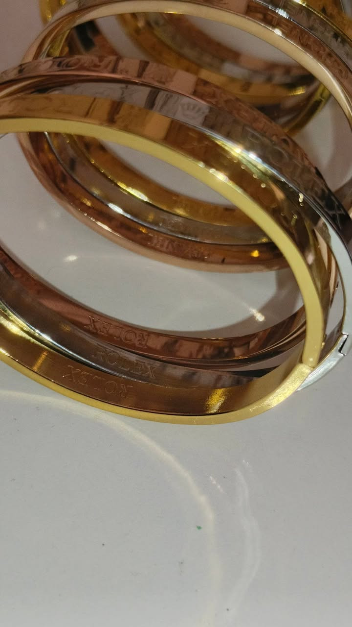 سوارات ثري كلر ماركات شانيل و رولكس مختومات اسم الشركه كل 3 قطع سوه ذهبي وردي وابيض (فضي)اسعارر تخبل  للطلب والاستفسار تم خاص


**إذا كنت صاحب هذا الإعلان وتريد حذفه لأي سبب، رجاءا أرسل رسالة إلى الدعم الفني**