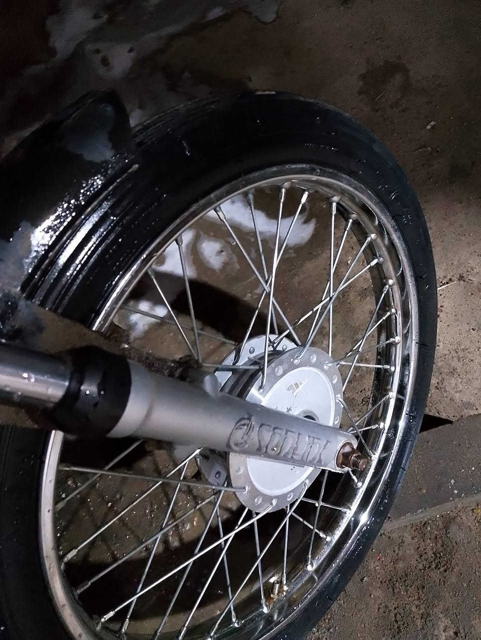 سلام عليكم ايراني كلك للبيع مكينه نامه اريدها ب 375 وبيها مجال مكاني بصره الجزائر تواصل ***********
