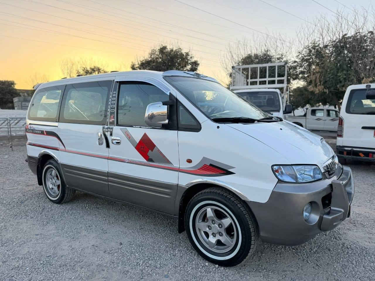 لبيع ستاركس سياحي موديل 2002.  8راكب مصبوغة عام جماليه وبقيت التفاصيل خاص هاتف ***********.  مكاني بغداد حي الجهاد والرقم  واتساب متواجد
