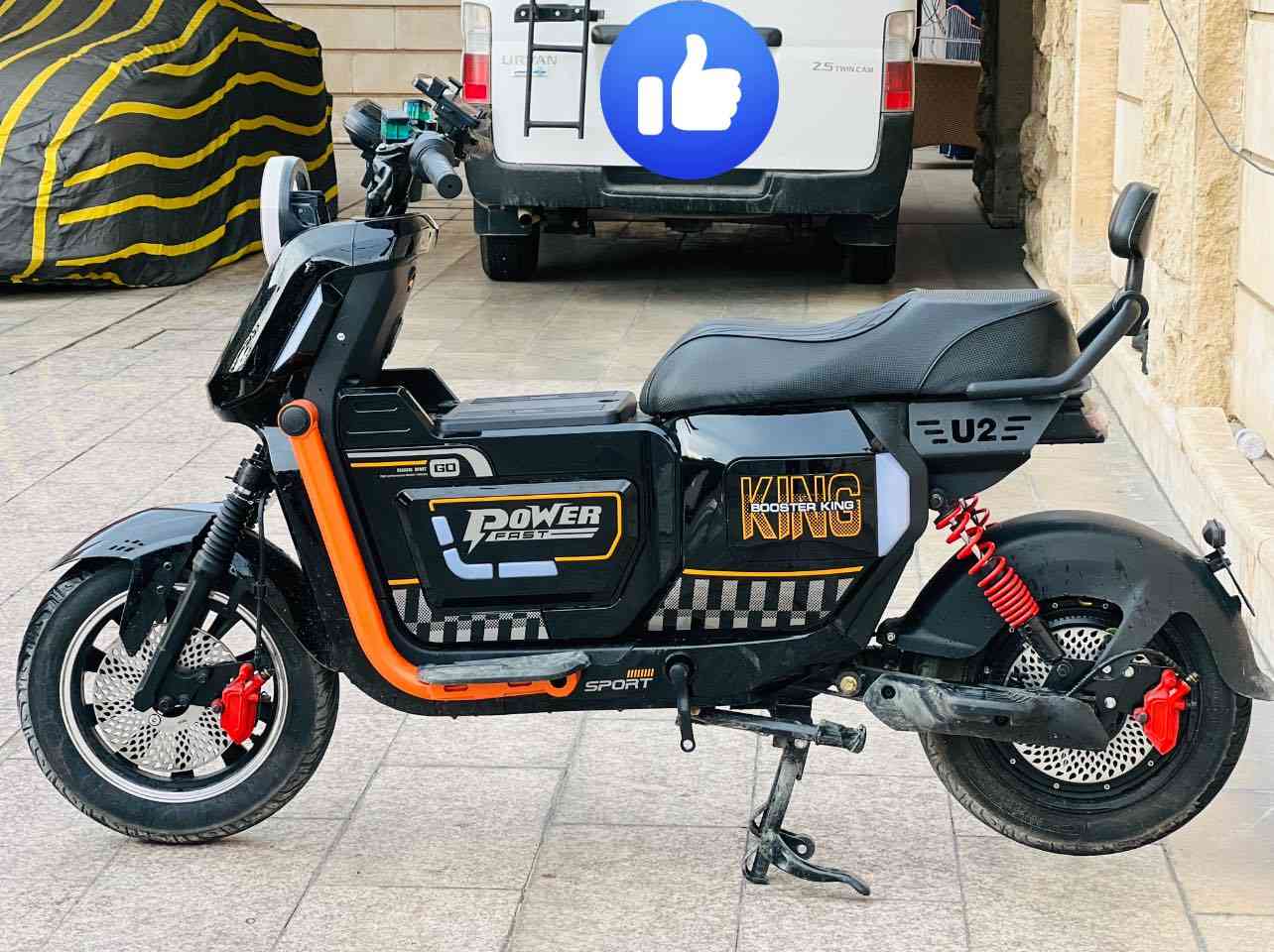 للبيع دراجة كهربائية جديدة – استعمال بيت فقط
دراجة جديدة تقريبًا، نازلة من الرمبة قبل أسبوعين بس،

مشحونة 3 مرات فقط، استعمال خفيف ومرتّب (مو تعبانه ولا شايفة شمس ).

المواصفات:

 • 🔑 سويتشين تشغيل

 • 👆 بصمتين

 • 💳 كارتين

 • 🔐 نظام أمان كامل (تشغيل بالبصمة أو الكارت)

 • 📱 ستاند تلفون

 • 🔌 شاحنة أصلية

 • ⚡ البطارية قوية – تمشي حوالي 65 كم بالشحنة الواحدة

 • 🛞 البايدر بعدهن ما مشدودات (يعني كلش نظيفة)

 • 🚲 دراجة شحن – قوية وتتحمل

 • 🧠 حساس شغال وياها تمام

الدراجة مال بيت، نظيفة، جاهزة للركوب بدون أي صرف،

تشتغل وتوقف من غير وجع راس.

📍 بغداد حي الجامعه 

💰 السعر: خاص و بي مجال للشراي 

***********‬

***********
