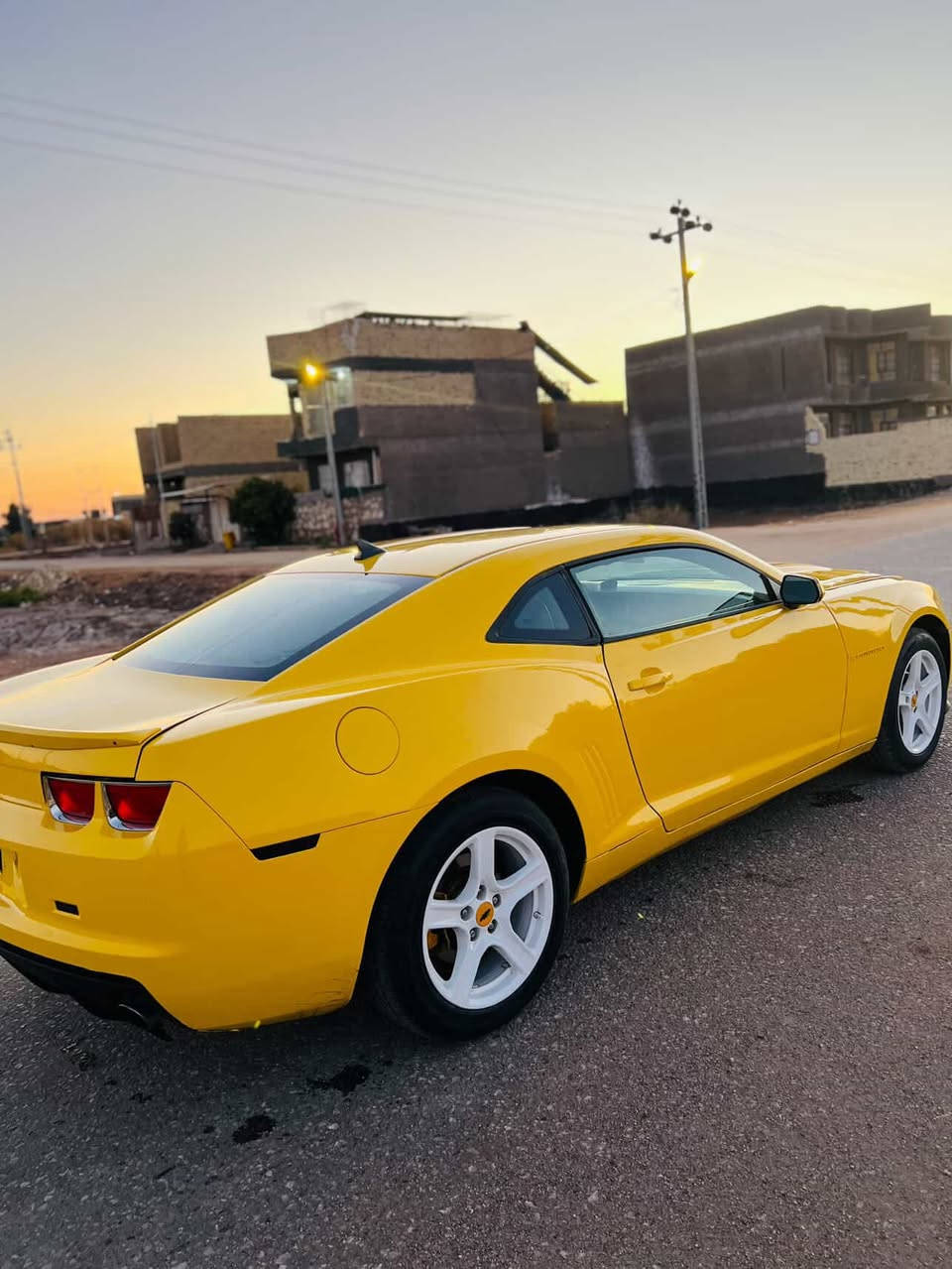 سلام عليكم كمارو2010كير ومحرك وحداديه كفاله تخم تاير جديد مال جناي جاهزه الاخير السياره كلش نضيفه حداديه جديده منضومه زنون رقم بغداد انكليزي سنويه ال2029كهربائيات كلها شغاله
السعر75وبيها مجال 
الاتصال***********
ما متوفر بلخاص 👆👆
