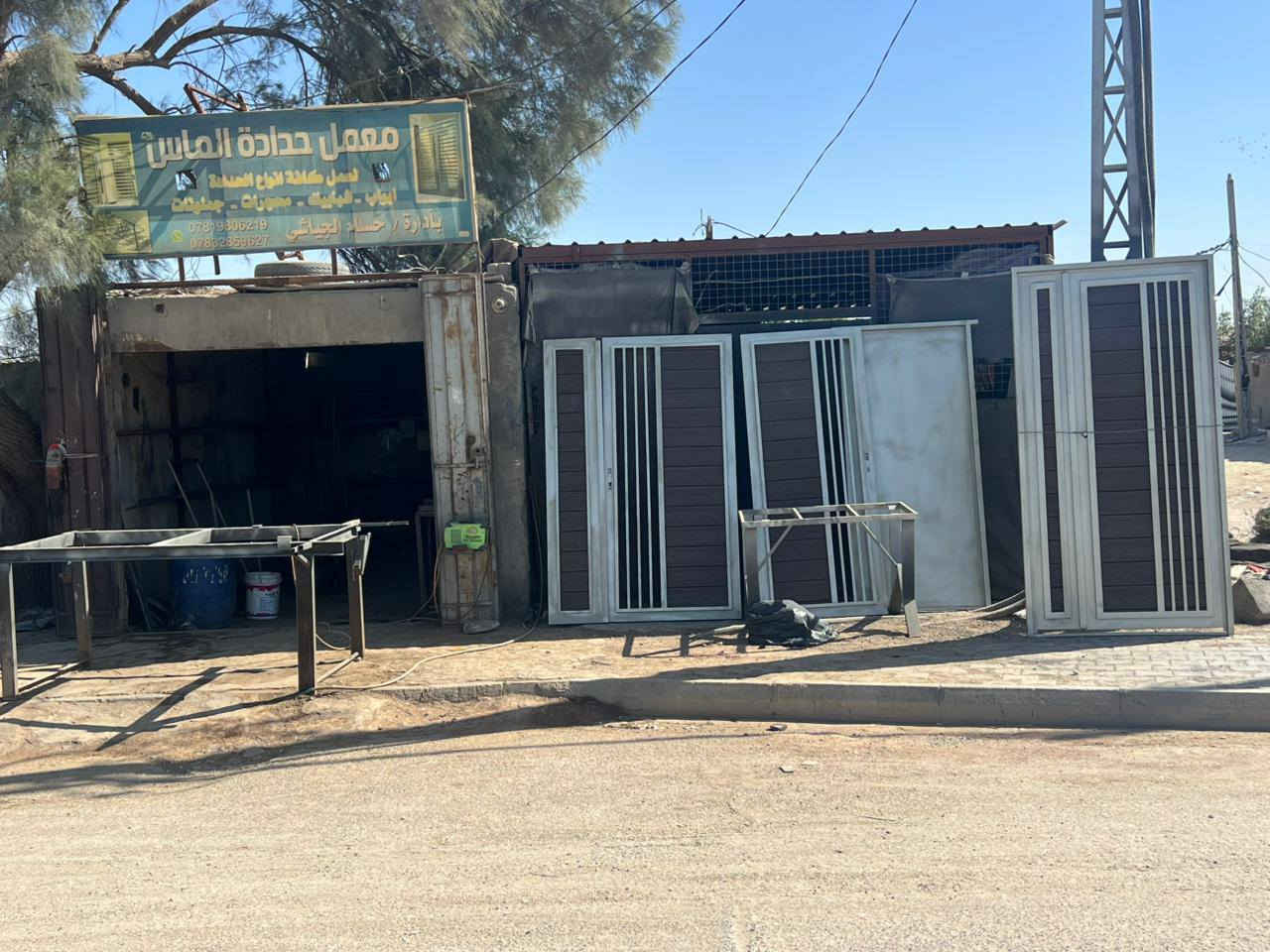 معمل حداد الماس 💎 لعمل كافه انواع الحديد #ابواب #شبابيك #محجرات #سقايف بأسعار مناسبه المراسله  وتساب او الاتصال ع الرقم ***********
