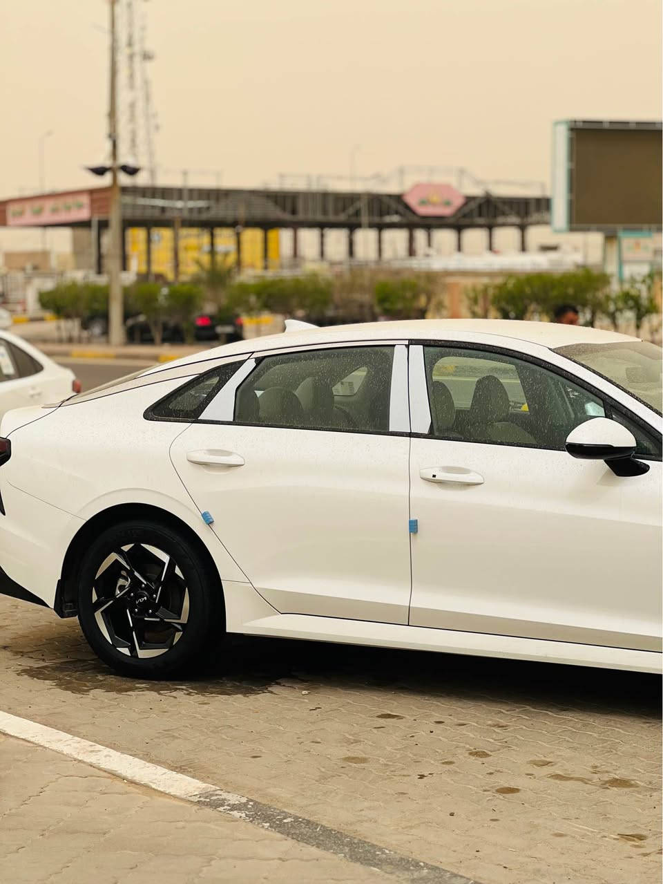 kia   K5 
رقم اربيل الدولي الجديد مرقم وجاهز بسم شركه تريد وكاله تريد تحويل مباشر♥️♥️
ضمان شركه نيم 5سنوات

موديل 2026🔥

موصفات السياره
لايت لد
عالي ناصي زنون
حساس امامي 
اشاير بل مري
بصمه 
تشغيل +بصمه ابواب
مري شفط
تشغيل عن بعد
ويل كب حجم 17
حساس خلفي
حساس امامي
داخل لونين
كشنات جلد 
تحكم جهتين
كشنات كهرباء
هندبريك بصمه
شاشه كار بلي
كامره
عداد دجتل
تبريد بيانو
مكينه 2500
وباقي الموصفات معروفه
📞*********** البصرة, العراق
