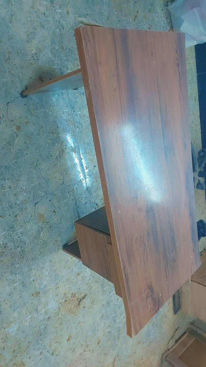 مرحبا ميز مكتب وميز ديكور بهذا الشكل للبيع
مكاني ديوانيه 
متوفر توصيل


**إذا كنت صاحب هذا الإعلان وتريد حذفه لأي سبب، رجاءا أرسل رسالة إلى الدعم الفني**