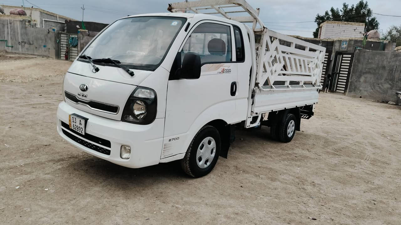 سلام عليكم سيارة للبيع كيه موديل 2016 سعر 96 ورقه 
رقم ميسان نكليزي تحويل مباشر سنويه مجدده لل 2030
مكفوله كفاله عامه من كلشي بلادية شرط فحص مكينه 2700
 مكينة وكير واكسن مكفولات حداديه جديده تخم تايرات جديد 
سيارة لوك بعده كارتون العنوان الناصرية اكثر ستفسار تصل 
***********
***********
