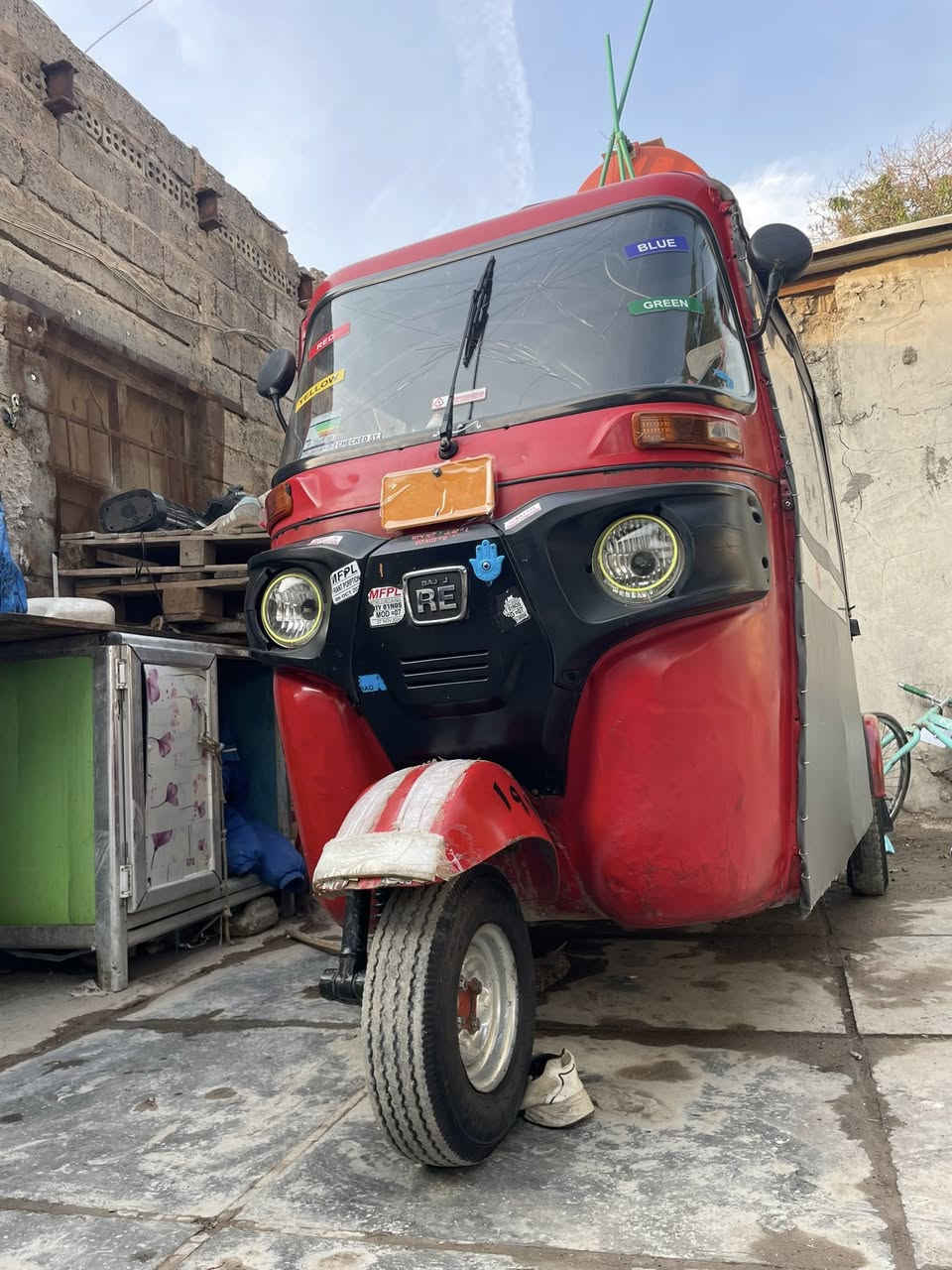 سلام عليكم اخوان تكتك لبيع مديل ١٧داخلهً١٨
تكتك نضيفه ولله معمره مكاني زعفرانيه ***********
***********
