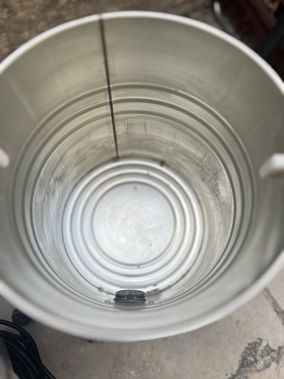 السلام عليكم عندي مكنسة كهربائية نظيفة وسحبها ممتاز مابيها اي عيب السعر ١٣٠ وبي مجال بسيط الشراي يتواصل


**إذا كنت صاحب هذا الإعلان وتريد حذفه لأي سبب، رجاءا أرسل رسالة إلى الدعم الفني**