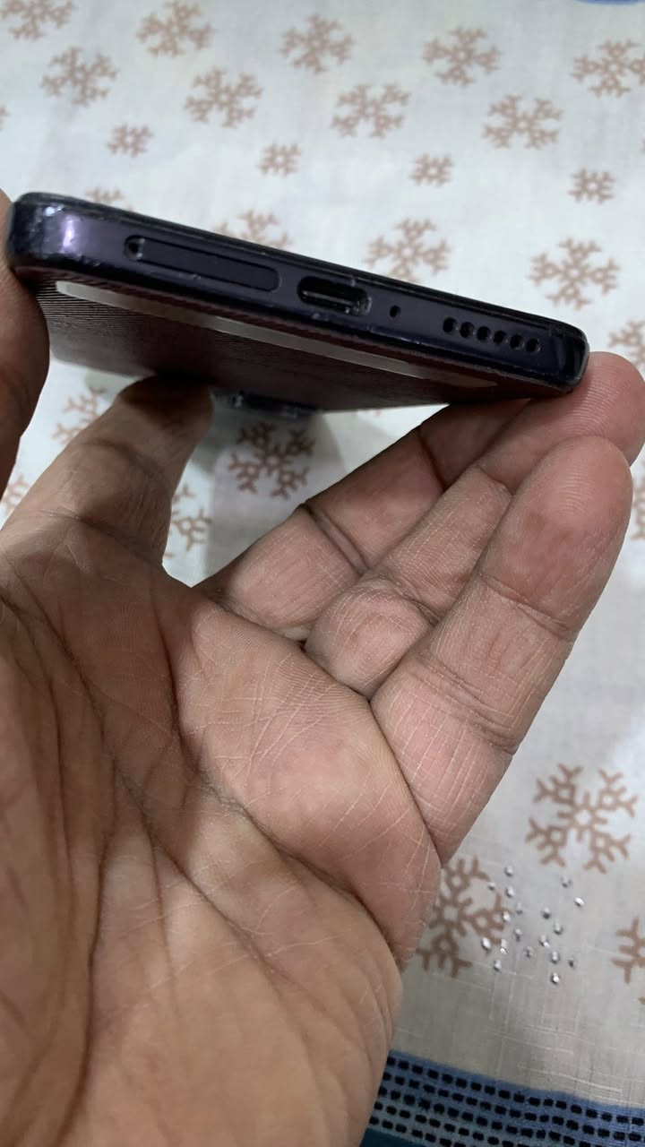 السلام عليكم 
للبيع 
ريدمي نوت ١١ برو 
Redmi not 11 pro 
ذاكرة 128 
عشوائية {8+4}
معالج  Helio G96
شاشة super smiled بدقه +FHD
كاميرا خلفية رباعيه بدقه (108+8+2+2)
كاميرا سلفي 16 ميكا بكسل 
دبل سيم كارت 
بطارية بسعه 5000 مللي أمبير 
يدعم الشحن السريع 
صوت ستريو مجسم 
الجهاز مغلف لان بي كسر بالظهر 
مكفول من الفتح والتصليح
السعر المطلوب 145 
فقط جهاز بدون ملحقات


**إذا كنت صاحب هذا الإعلان وتريد حذفه لأي سبب، رجاءا أرسل رسالة إلى الدعم الفني**