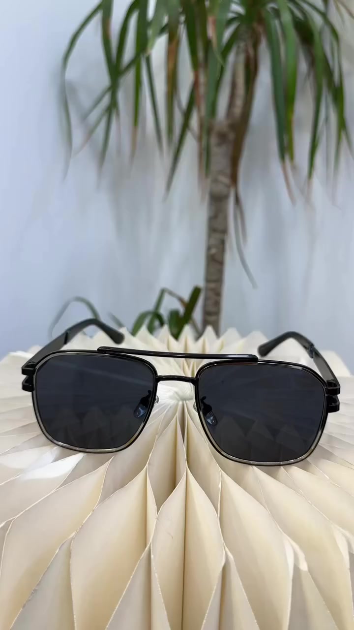 إطار معدن فاخر (ذهبي / فضي) بتشطيب عالي الجودة 👑
• تصميم أنيق من أشهر مجموعات كارتير العالمية
• عدسات أصلية تحمي من الأشعة فوق البنفسجية UV400 ☀️  ￼
• وضوح عالي بالرؤية + تقليل الوهج 👌  ￼
• تفاصيل شعار كارتير الأصلية محفورة بدقة 🔥
• مفاصل قوية وثبات عالي بالاستخدام اليومي
• خفيفة ومريحة على الوجه حتى مع الاستخدام الطويل #نظارات #نظارات_نسائية #عدسات #نظارات_شمسية #بغداد #فخامة #اناقة #كارتير


**إذا كنت صاحب هذا الإعلان وتريد حذفه لأي سبب، رجاءا أرسل رسالة إلى الدعم الفني**