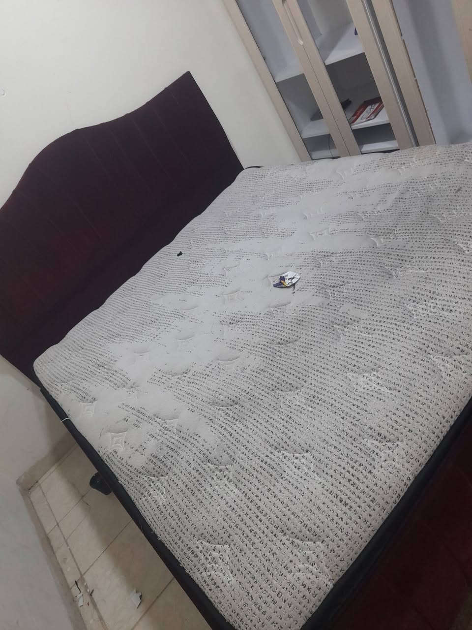 أغراض للبيع بحركه هرشم داخل المجمع ***********
