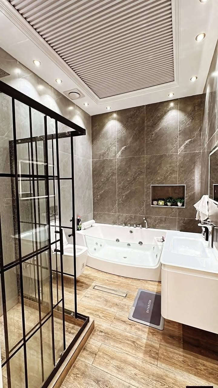 💢الباشق للعقار💢     
نسعى دومآ نحو الافضل
اعلان رقم (( 1750))      
دار بناء 2025 للبيع في منطقة السيدية مربع الضباط 

مساحة : 200 متر واجهة : 8 متر  
المحتويات : صالة ومطبخ وهول حولي وغرف نوم عدد 4 ومنور عدد 2 وخدمات صحية وكراج وحديقة

السعر :  علق بـ رقم ( 1 ) ليصلك السعر

للأستفسار 
مراسلة الصفحة او الاتصال على الرقم 
☎️ *********** - *********** ☎️
او مراجعة مكتب الباشق للعقار 📍
في السيديه شارع العلوه مقابل مطعم سماش
#عقارات #اكسبلور #مساحة #بغداد #عقارات_بغداد
