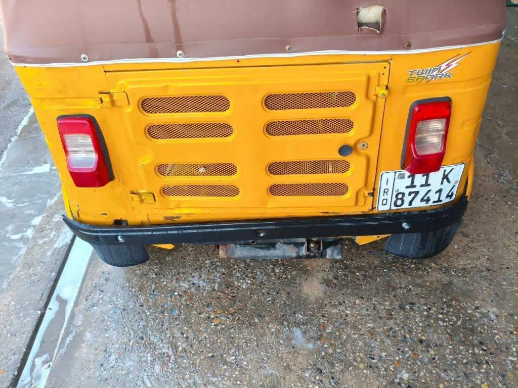 سلام عليكم تكتك مديل 19 وحلوه وجهزه من كلشي محرك جديد وبيه مكانات صبغ السعر 5200مليون رقم وسنويه إنكليزي رقم الهاتف***********
