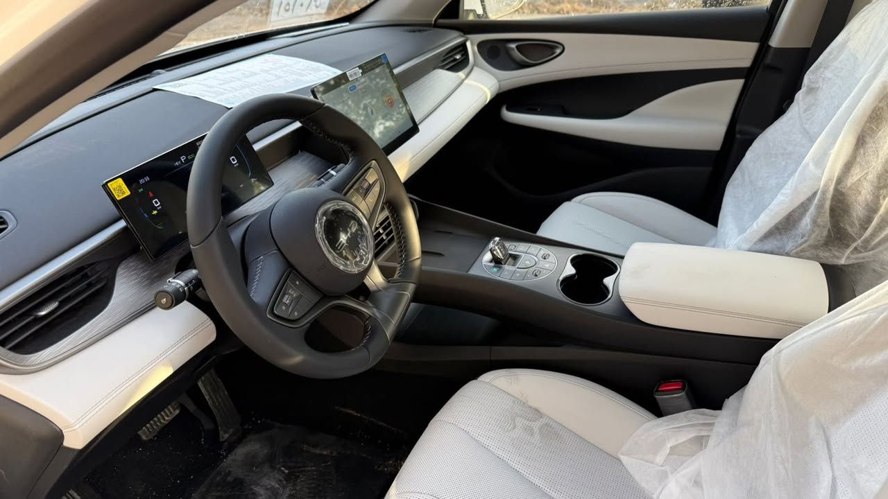 بي واي دي موديل 25 زيرو بدون رقم
نوع سيل 5 
سعر 135 ورقه 
مكاني بغداد حي الاعلام رقمي 
***********
كفاله عامه
