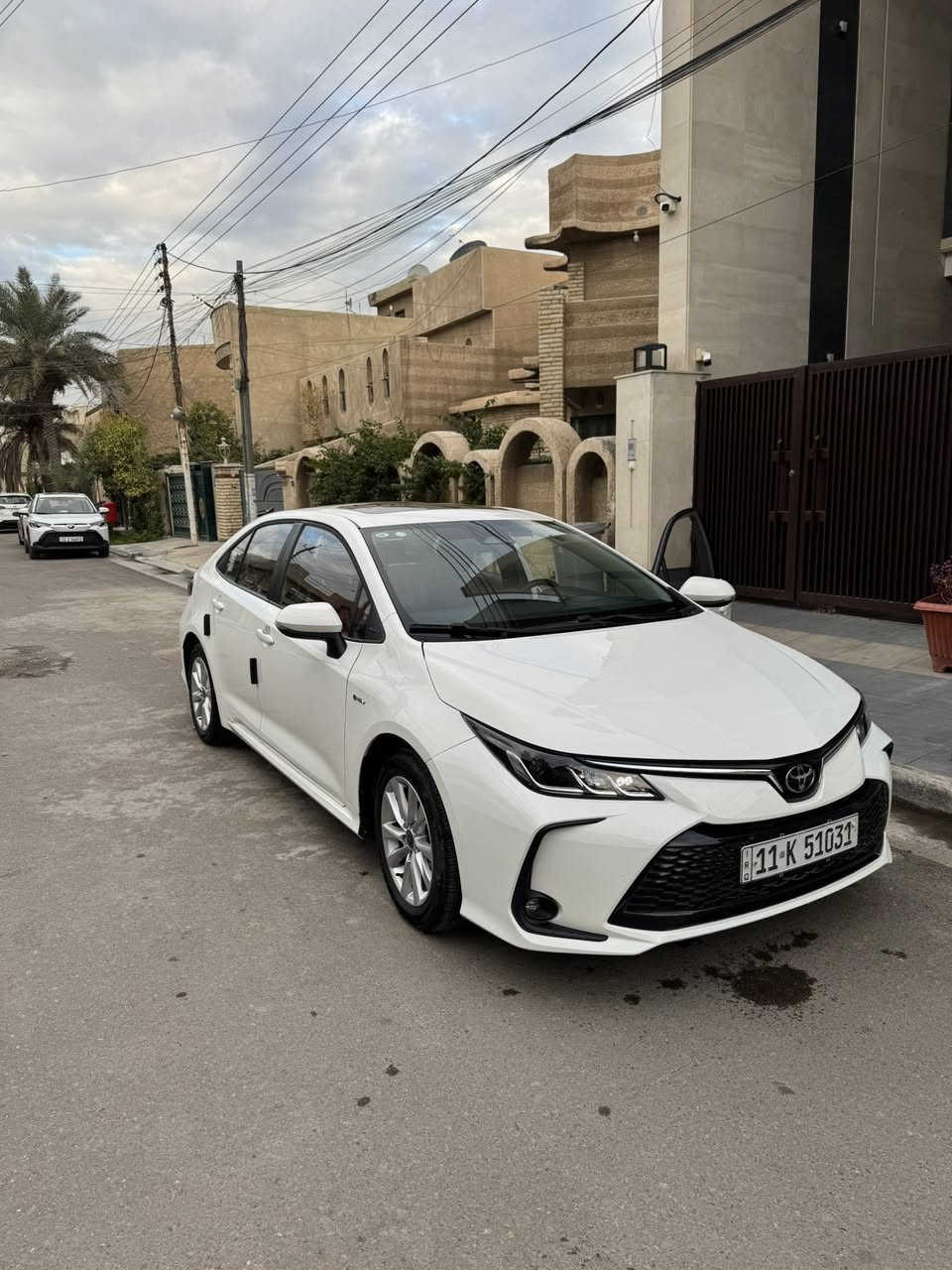 � للبيع كورلا 2025 وارد الصين 🚗
▫️ اللون: أبيض
▫️ داخل: جلد أحمر
▫️ القير: أوتوماتيك
▫️ العداد:21,000 كيلو
▫️ كشن كهرباء
▫️ الحالة: نظيفة جداً

✨ المواصفات:

 • شاشة
 • كاميرا خلفية
 • تحديد مسار
 • بلوتوث + USB
 • مثبت سرعة
 • دخول ذكي
 • مرايا كهرباء
 • تكييف قوي
 • إيربگ

🔥 المميزات:

 • السيارة ما تحتاج شي
 • مشيها ناعم
 • اقتصادية بالبنزين
 • فحص بأي مكان

💰 السعر: (158 ورقة)
📍 الموقع: (السيدية)
📞 للتواصل: (***********)
