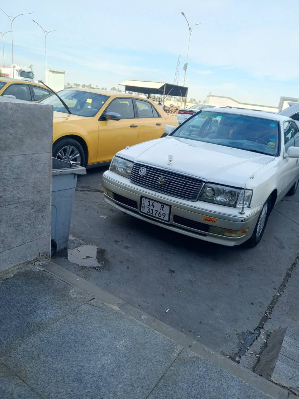 سلام عليكم راس ثور فلات سياره بسمي رقم جديد وهزه جديده اصوليه سياره بسمي تحويل ثاني يوم سياره توه قبل سبوع مبدل مكينه وكير بجيس  بعدهم بضمان فول مواصفات سياره باتري جديد راديتر جديد كاردن جديد باور جديد مصطره جديد مجاول جديد سياره ما نقصها اي شي سياره تحوير امارات تحويرها يخبل ضفيره جديده ويه المكينه بدلتهه الله شاهد سياره مصروف عليه خير من الله سياره بيهه ضربه كداد مو قويه يم الباتري وبيهه صبق قماره وجاملقات  سستم جديد سياره شادلهه مال بيت الله شاهد ما متعوبه سياره. سعر *********** 
سعر 107 وبيهه مجال قليل وبيهه كفر جاملق باليابان مبدل مايبين حته بلفحص بس السياره الي بيهه كلشي موضح ونه بخدمه شراي
