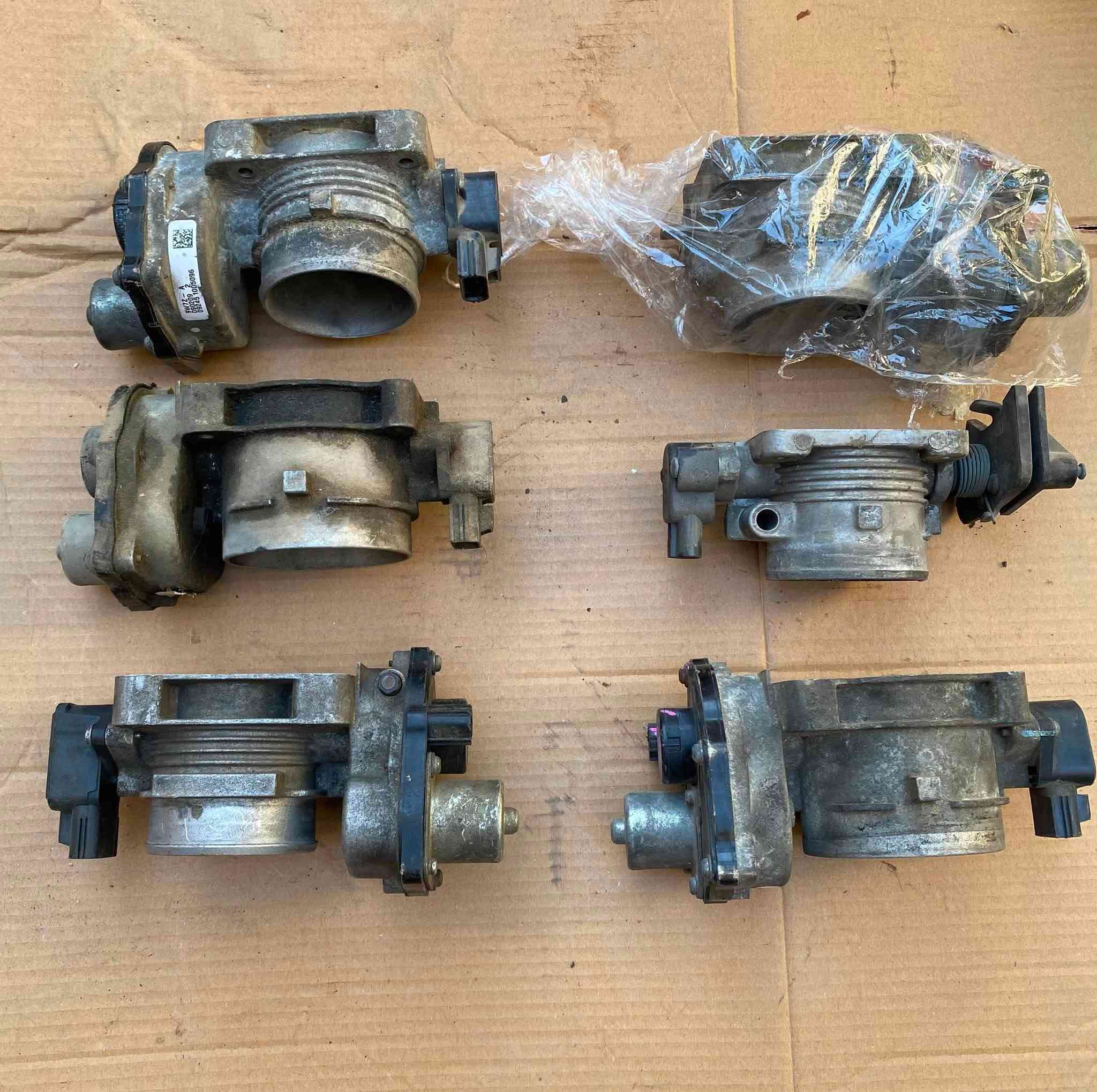 السلام عليكم
توفر ادوات فورد فكتوريا جديد + حاوية + اكسبلو +F150 

توفر جميع ادوات الصدر والكماليات الداخلية والخارجية 

للاستفسار ***********
