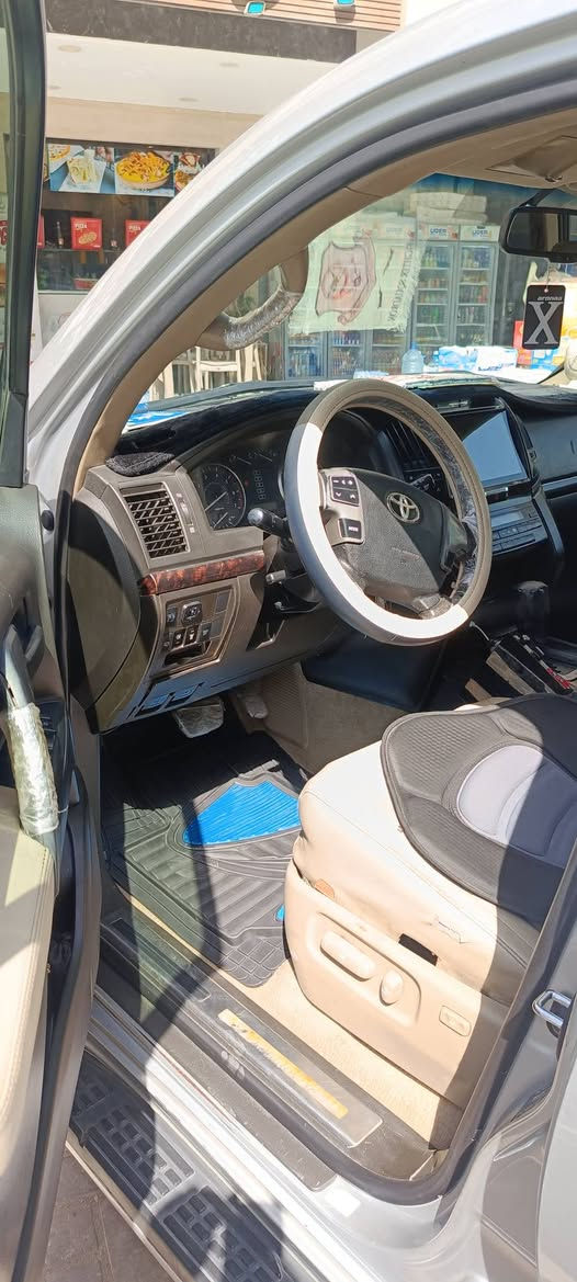 سلام عليكم من رخصة مدير الكروب لاندكروز موديل 11ستينيه بيه رش أربعة قطع اثر جراد والكصه والفيديو موجود قبل الرش  بدون حادث سعر280مراوس فقط تاهو أوباما أو بيكب امريكي رقم بغدادالاتصال***********
