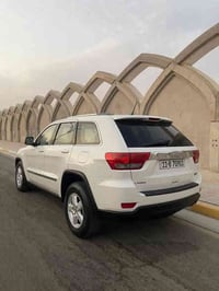 لاريدو ٢٠١١ • رقم بغداد • ابيض