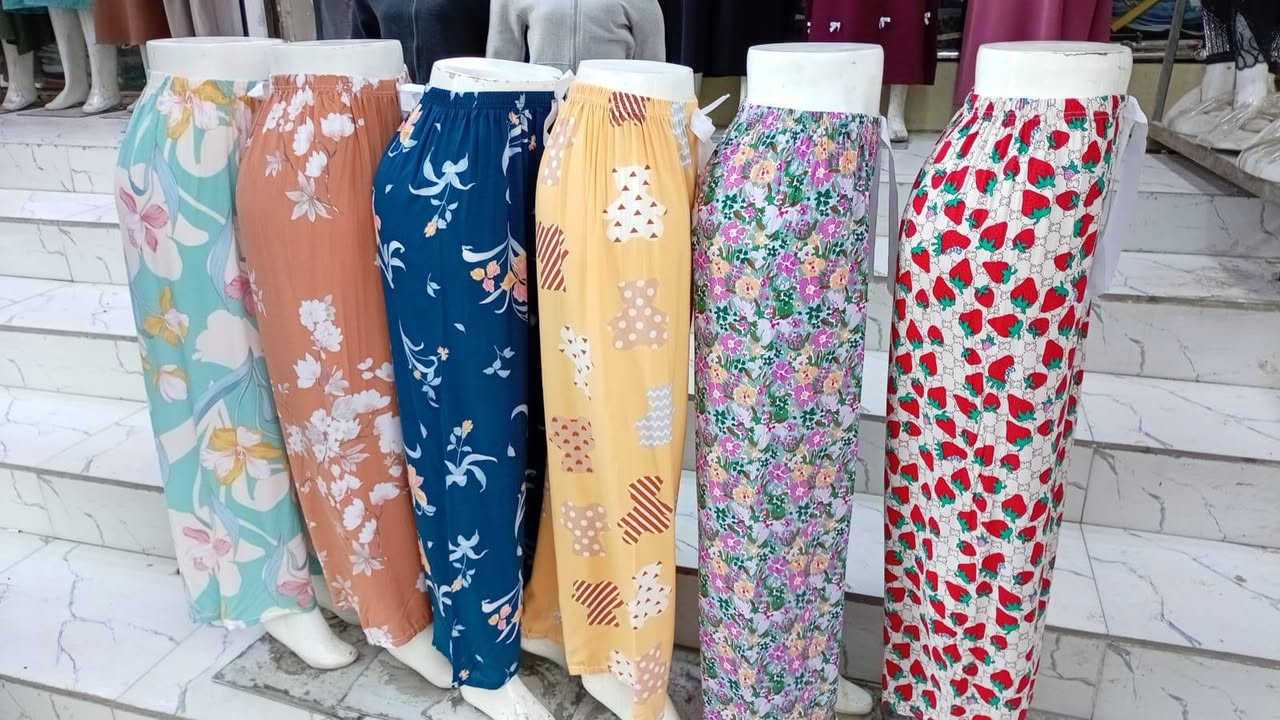 براند دينا يجهزلكم احلى البضائع
بجايم يرهم طلعه وجم قماشها يجنن
بجايم الطلعه بـ6
وبجايم النوم بـ5 
الرقم ***********
