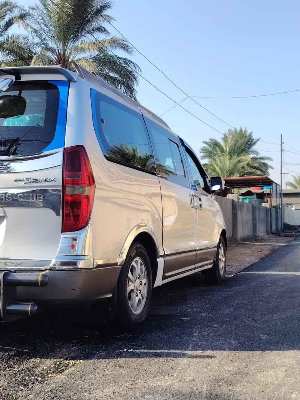 السلام عليكم ستاركس مفتوح للبيع موديل 9 رقم بغداد 
سيارة 🚗 مكفولة كفاله 

كير ومحرك حداديه  تخم تاير جديد تبريد شغال كمبريسر بي ضعف 
سياره مال جناي مكان السياره ديالى_الخالص
***********
السعر 140$
