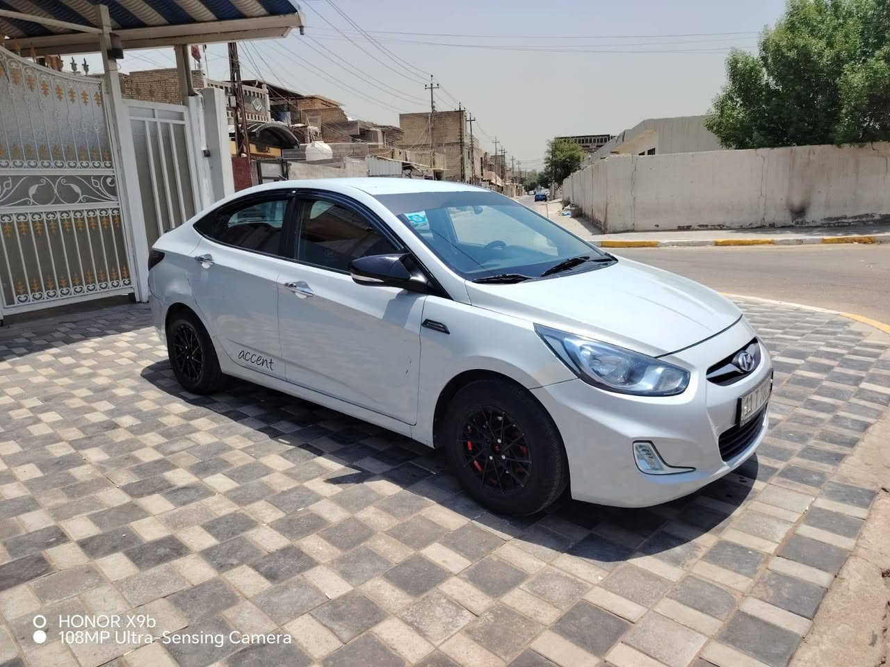 سلام عليكم سياره مديل ١٦ اكسنت البيع خليجي مكينه دوش قطرتين حساسات كامر مكينه كير تخم تير جديد حداديه مكفولات رقم انكليزي بيه قطعتين صبق سنوي٣١ مكان بغداد سعره٨٤وبيه مجال حق الجيه رقم ***********
