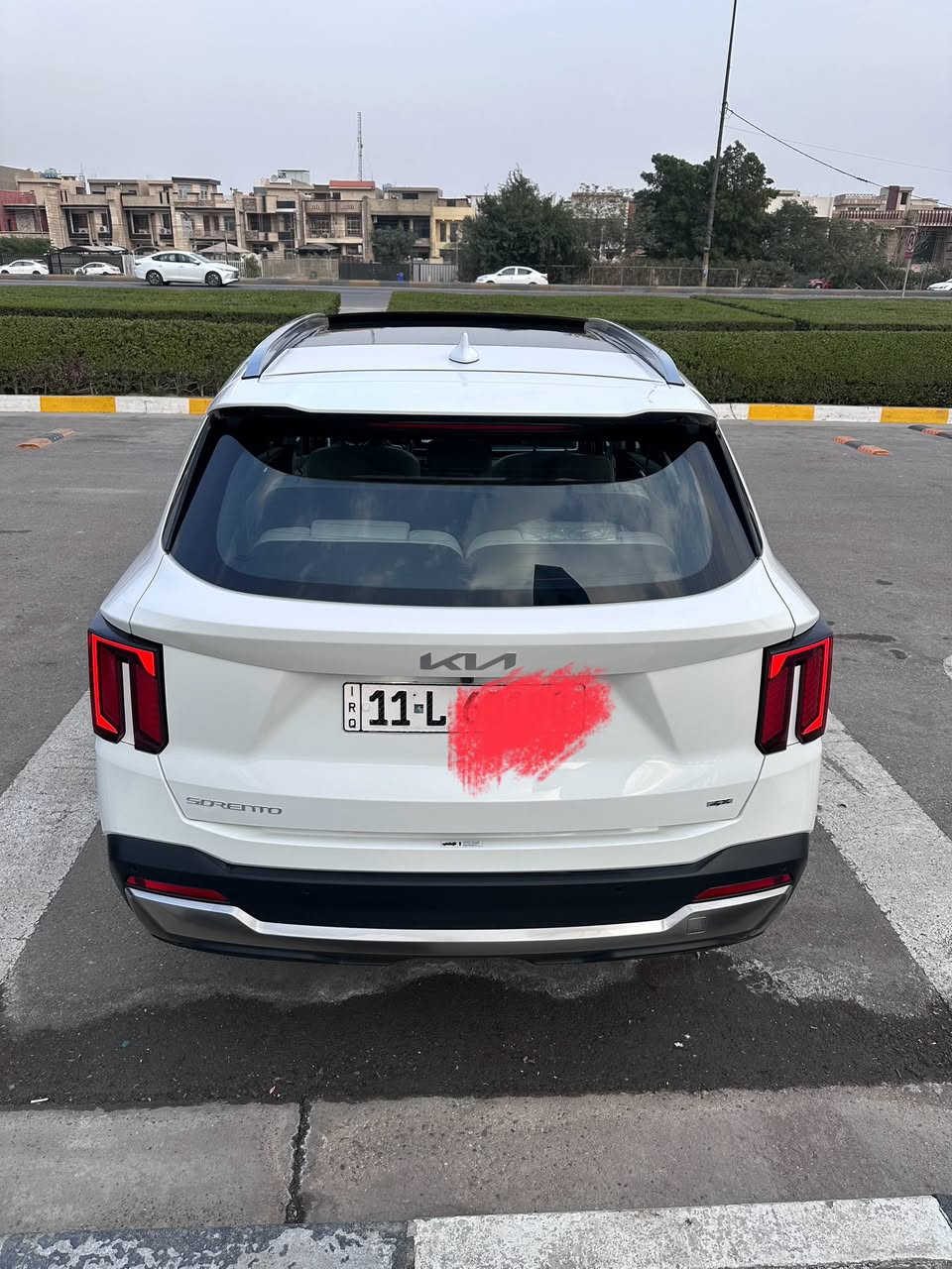 ‎م 
‎كيا سورنتو موديل 2024 خليجي ضمان شركة الدولية ضمان 5 سنوات محرك 6 سلندر 3500 السيارة مكفولة كفالة عامة من عدا دمار بسيط بالباب الخلفيه ما يبين بس اني اذكره حك إصبع والسيارة ماشية 60 استعمال نظيف كلش حتى الفابلونات بعدها بيها السيارة مال بيت وبأسمي ورقم جديد وهزه جديده فئة السيارة 4x
‎مواصفات السياره 
‎فول واحد على واحد فتحه سقف بنوراما،بصمة تشغيل عن بُعد،كُشنات جلد،كُشنات كهرباء،سبعة راكب،تبريد ثلاث قطع،جنطة كهرباء ،كُشنات حار بارد ،شفتات ستيرن،دشبول دچتل،فور ويل دفع رباعي،گير موس ،سايد بريك بصمة،أناره إيل ايدي داخلية،أربع كامرات،رادار حساس خلفي امامي،بردات،ثلاث تحكمات أنظمة قيادة ،خزن مو مري .
 
‎وهذا رقمي ***********
