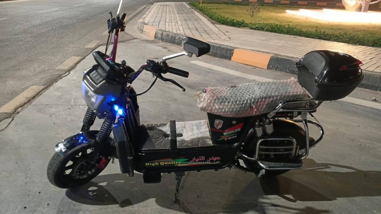 سلام عليكم دراجه للبيع جبلي نضافه فول
بطاريات ٦ كلهن عل فحص ١٠
نضام R
4نمر تبديلات لكير
لدراجه انضف بعد من لصور
تايرات جدد ويل بوليسي ودبل سبرنك
اشاير دبل اشاير كلها شغال لدراجه ومابيها نقص سعرها 525وبيها مجال للشراي مكانها بل كرمه رقم تلفون *********** وبي واتساب
