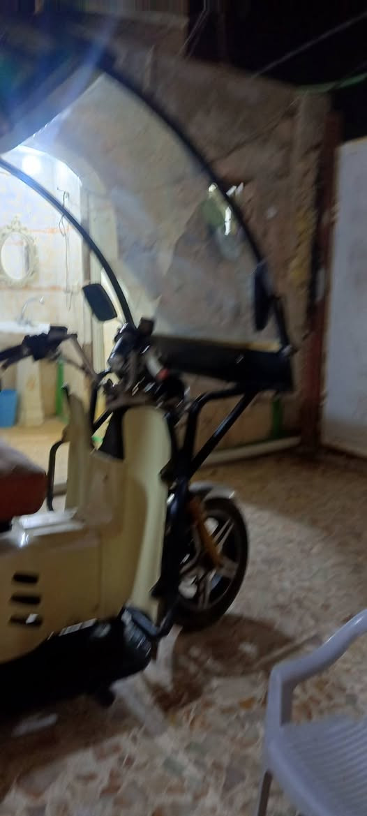 من رخصة المدير المحترم دراجه معوقين اوتوماتيك بانزين مستخدمه نظيفه محرك بالكارتون  كهربائيات كل فول نجف كوفه سعره مليون 400بيه مجال قليل للشراي ***********
