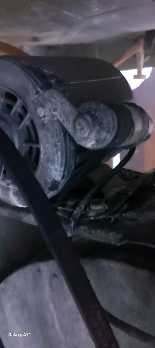 متاح مبرده نوع وسط حديد نضيفه تشتغل سرعتين ماطورة نحاس نوع برفاب الاصلي وكف بس واتر بم سعره ٧٥ قفل قفل من الاخبر مكاني الحيانيه المنطقه الرابعه المستطيل***********
