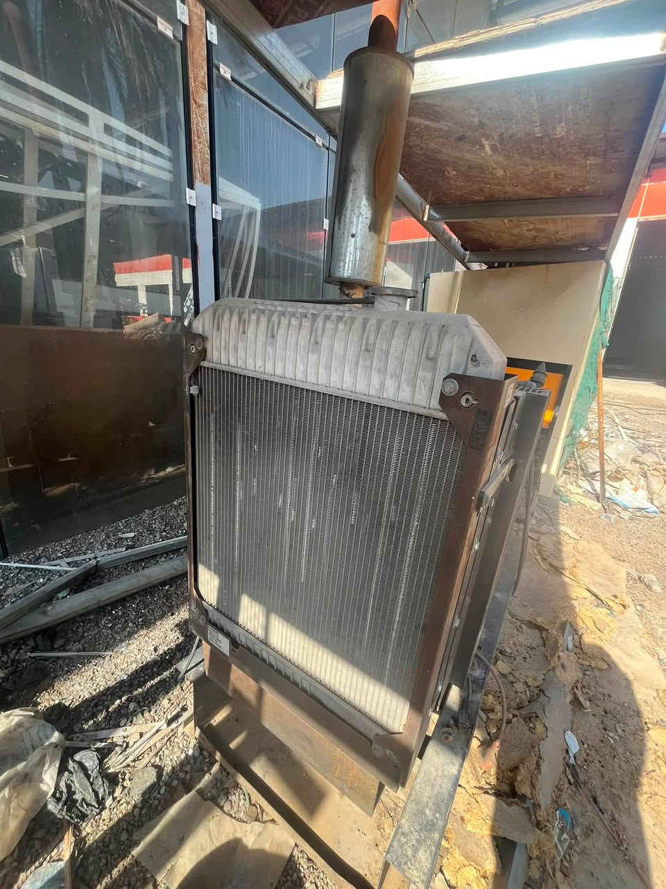 للبيع مولدة بيركنز Perkins أصلية – 110 KVA
✅ محرك Perkins ديزل 6 سلندر.

✅ القدرة: 110 KVA.

✅ رأس التوليد: Leroy Somer الأصلي.

✅ لوحة سيطرة Deep Sea Electronics (DSE).

✅ تشغيل يدوي وأوتوماتيك.

✅ تبريد رديتر.

✅ ثلاثي الطور (3 Phase) – 50Hz.

✅ المكينة شرط، غير مفتوحة نهائياً.

✅ مكفولة من التصليح.

✅ بدون بخار أو نفخ.

✅ جاهزة للفحص والتشغيل، مناسبة للمعامل والشركات والمشاريع.

📍 الموقع: (بغداد الاكريعات)

📞 للاستفسار: (***********
