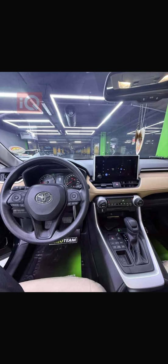 ڕاف فۆر ٢٠٢٤ سفری شەریکەی sas
کلین بێ بۆیاخ بێ شوخت 💯
17000 km ڕۆیشتن تەنها
سیارەکە ٢ سال زەمانی ماوە ١ سال سیانەی فری ماوە ⚡
 سیارەکە مواسەفات فول فولە بەسمە شەخال دەبل ئەکسل  4×4    بریک بەسمە فول فولە سیارەکە یەک دەستە لە شەریکە دەر کراوە✔
نمونە لەجوانی وخاوێنی لەسەردەقی شەریکەیە
بەناوخۆمانە تحویل وغڕامە بەشەرتە ➡
***********   ڤایبر،واتساپ
شوێن هەولێر أربيل, العراق
