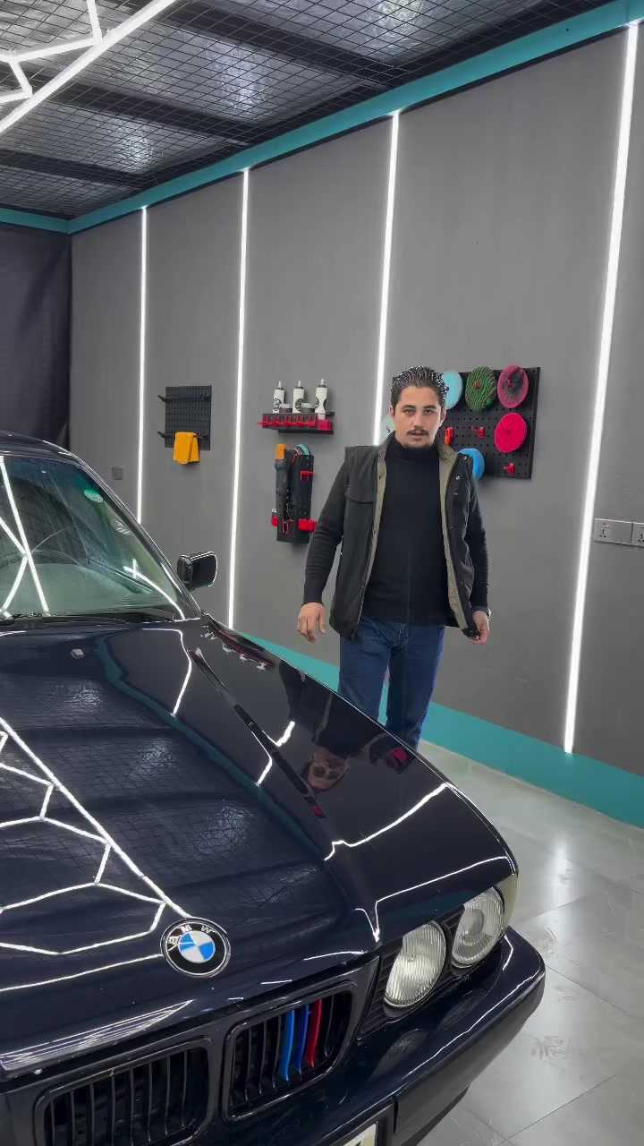 العنوان كركوك 🔥👋🏻 
تم العناية كامله صبغ 
دعاميات+سنفرهكامل+پوليش3مراحل+WAX+حمام متكامل +تجديد بلاستك داخل وخارج _العنوان:-كركوك صناعه جديده ***********
