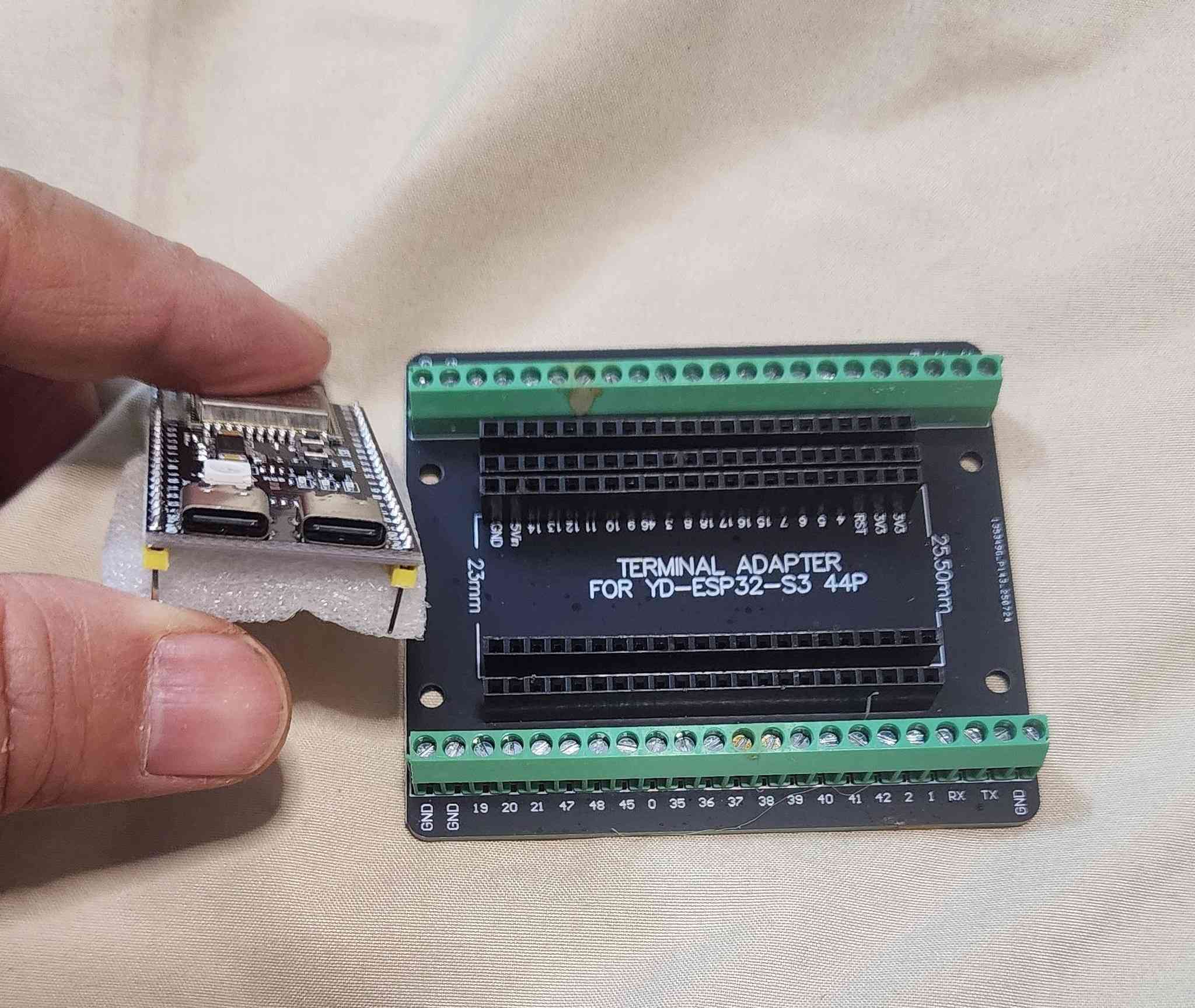 ✅️متوفر الاكترونيات منوعة.
✅️كله جديد 
✅️كل قطعة ومكتوب سعرها 
⭕️يوجد توصيل الحد باب البيت،بغداد والمحافظات 5 الاف
للحجز او لمزيد من المعلومات ارسال رساله على الماسنجر او على رقم الواتساب ***********
