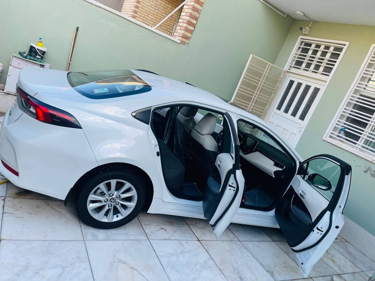 السلام عليكم

كورلا موديل 2023  خليجي.بانزين فقط 
ياباني اصلي  🇯🇵 ساز 
فئة   GLi✅
محرك 1800✅
رقم 
اربيل بأسمي شرط التحويل✅
 هزة وفحص وسنوية جديدة ✅
بدون صبغ بدون تبديل 
سيارة جاهزة وجديدة 
ماشية 38 الف  كم وقابل لزيادة✅
(ضمان شركة ساز)✅

مواصفات ....
بصمة تشغيل 
بصمة ابواب 
صندوق بصمة 
انارة ترحيب 
مرايات جانبية اشارة + شفط كهربائي 
تنتة سقف 
تحكمات فول
وضعيات قيادة نورمال -وسبورت -وأيكو  🚗

سعر 185 وبيها مجال بسيط حك الجيه 
مكان السيارة الديوانية 

ملاحضة ( السيارة مكفولة كفالة عامة بيه  بس ب جاملغ بارد ٣ اصابع   وحتى لدعاميات بلادية  

للاستفسار :-    ***********
