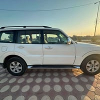 ميتسوبيشي باجيرو • باجيرو • باجيرو 2008 • سيارة بيضاء • سيارة دفع رباع...