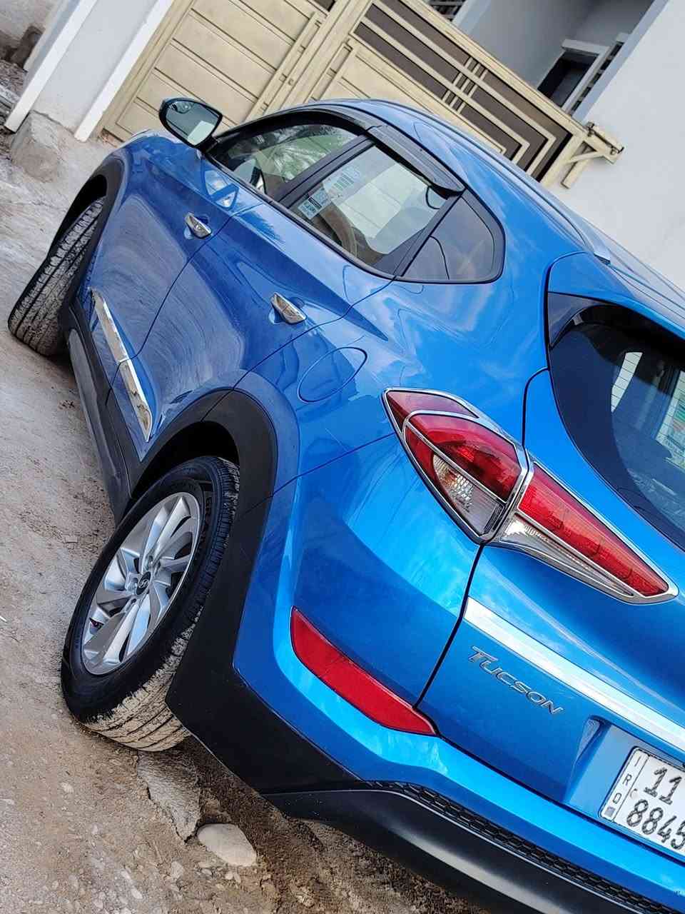 السلام عليكم ورحمة الله وبركاته
توسان موديل 2016 وارد امريكي ضررها بنيد بدون ايرباك وبدون دواخل شرط

ماشي 125

تخم تاير كير ومكينه وصدر تبريد تدفئه مكفول

بيها صار طخه يم البك لايت بالصندوق وصوره الطخه عندي قبل صبغ 

مواصفات السيارت

مكينه جي دي اي 2000 شرط إذا اكو قطره دوانز اني خسار سياره باسمي تحويل مباشر 

ثلاث انظمه قياده
نظام انحدار
نظام مانع تزحلق
كروز سرعه
كشن كهربائي
سياره ترايك للبصره

ع كل عيب

السعر 145 وبيها مجال بسيط مكاني ديالى

***********

شراي اخليك ع راسي مو شراي لاتكسر بحلال مسلم

تحياتي لكم
