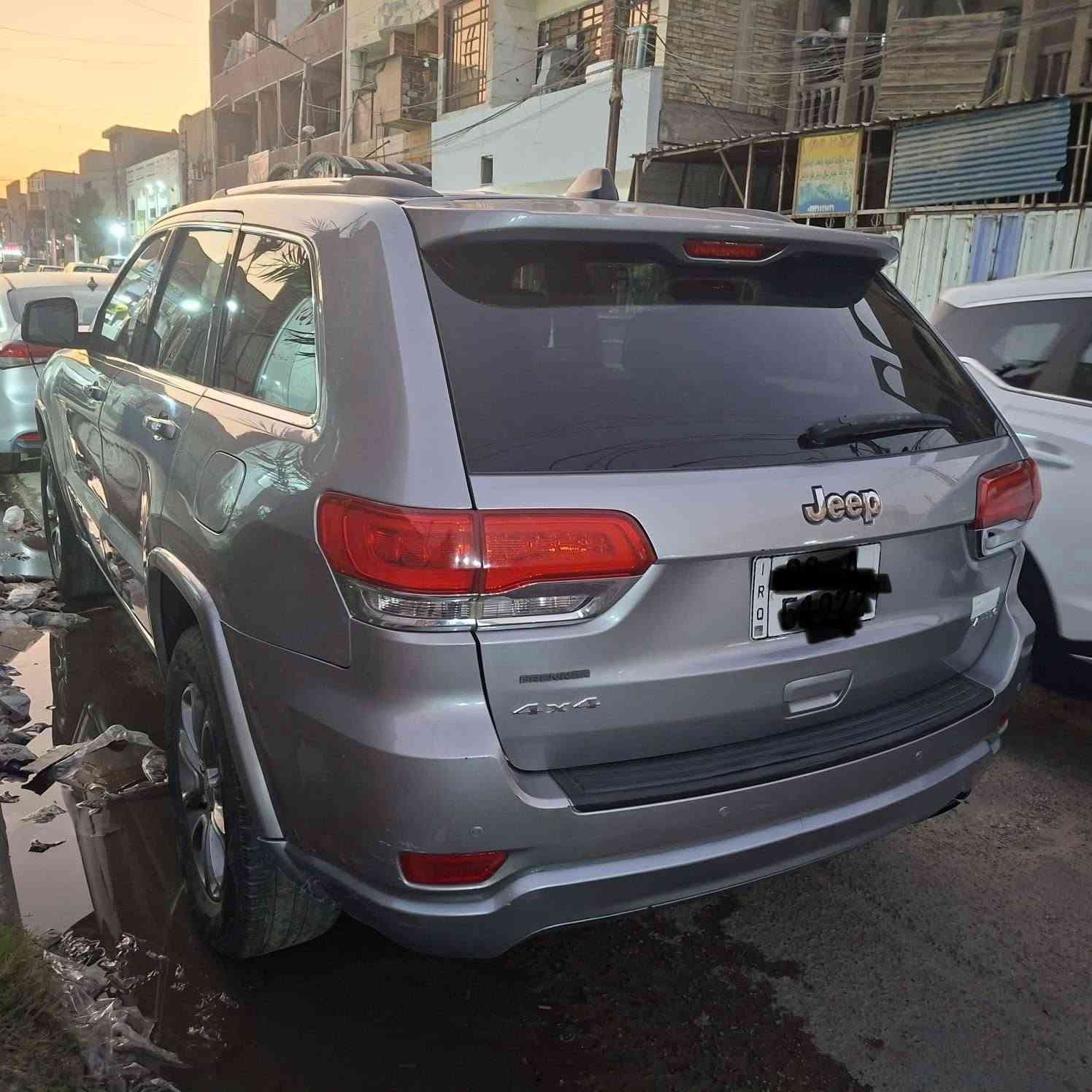 جيب لاريدو موديل 16 
وارد امريكي 
بصمة ،كامرة،كشن كهرباء 
شاشة كار بلي 
محرك 3600 
6 سلندر ، بيهه منظومة غاز 
صدر امامي خلفي جديد
السياره نظيفه 
صور الحادث منشورة 
مكان/ بغداد 
سنوية بسمي رقم انكليزي
السعر 160 وبيهه مجال
***********
***********
