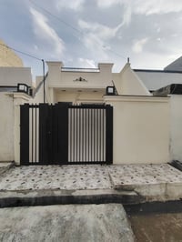 حي العسكري • دار للبيع • ١٠٠م